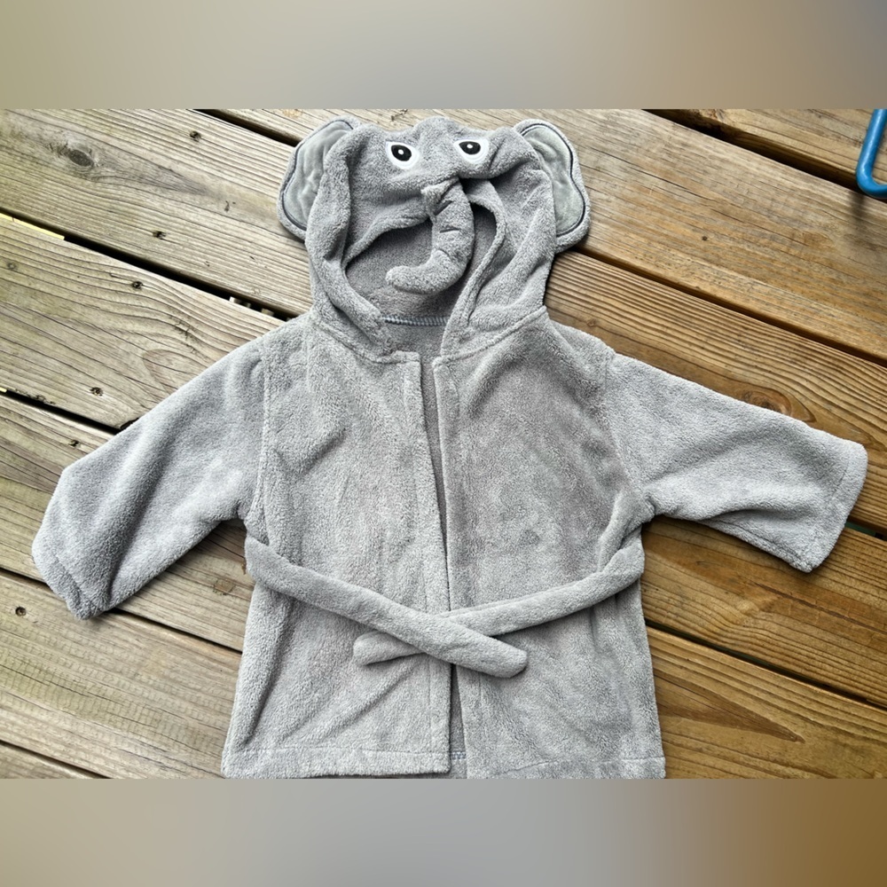 Infant baby toddler 0-6M grey hooded elephant robe